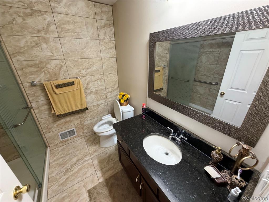 6153 Bianca Court, Sterling Heights, MI 48314 — Photo 22