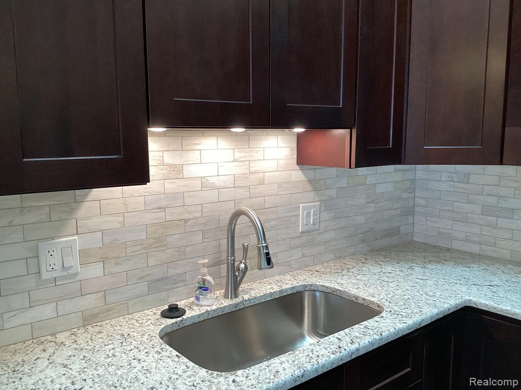 31180 COUNTRY Way, 20, Farmington Hills, MI 48331 — Photo 30
