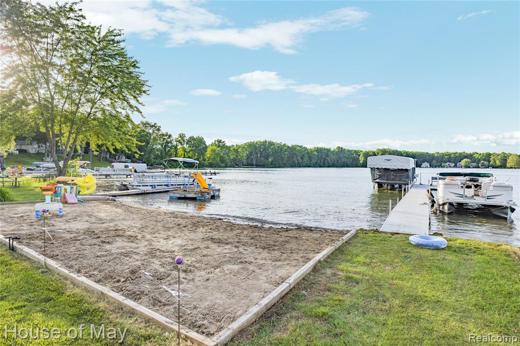 10890 Hillway Drive, White Lake, MI — Photo 48