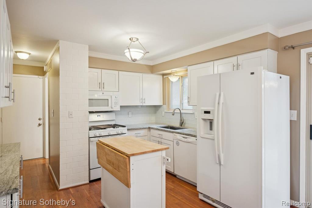 4254 Halkirk Drive, Waterford, MI — Photo 11