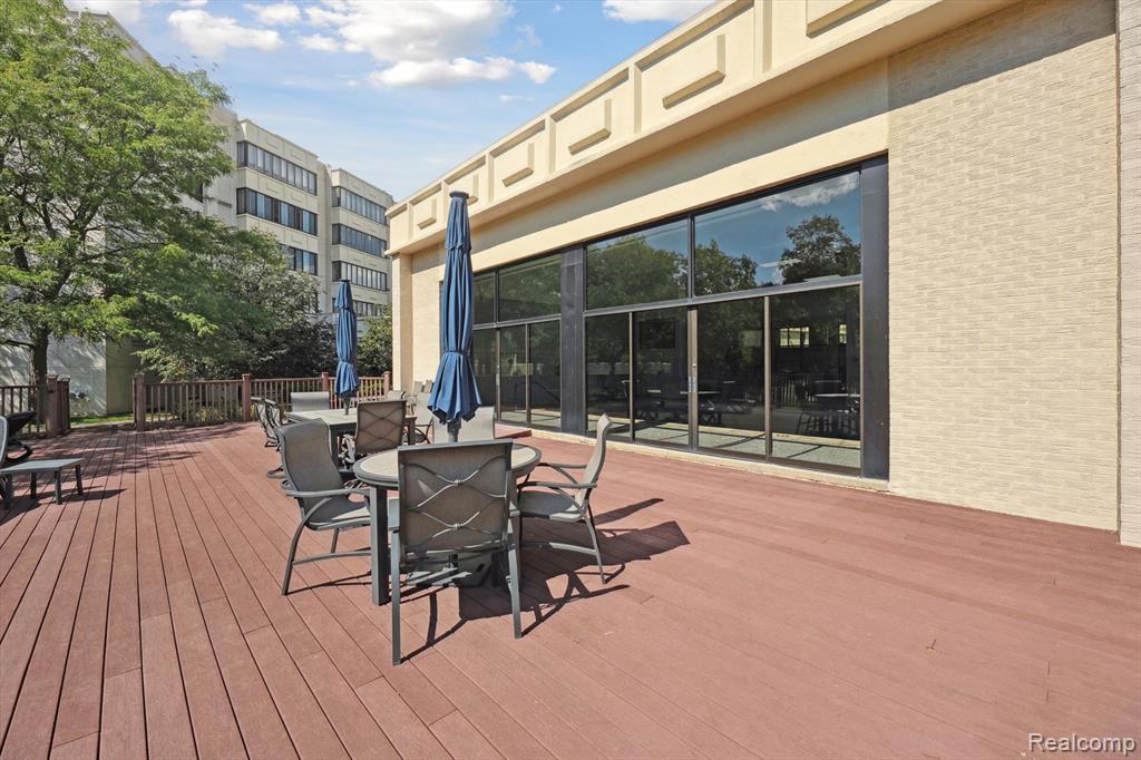 43050 12 Oaks Crescent Drive, 2066, Novi, MI 48377 — Photo 36