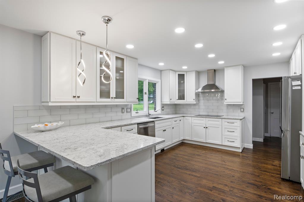 4578 PINE VILLAGE Drive, West Bloomfield, MI 48323 — Photo 17