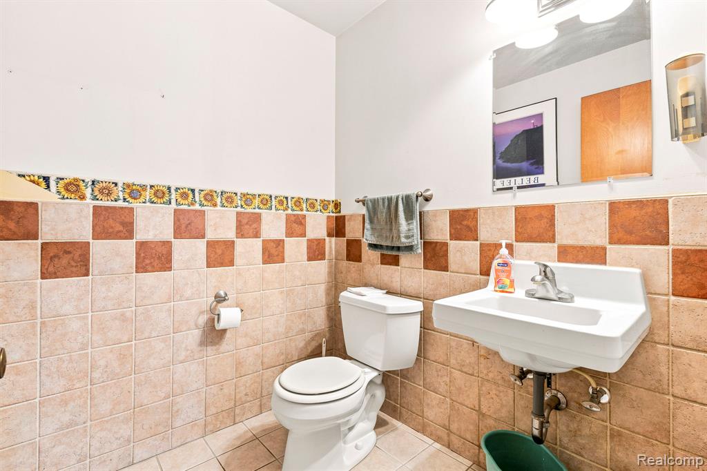 9735 Dolan Road, Columbus, MI — Photo 32