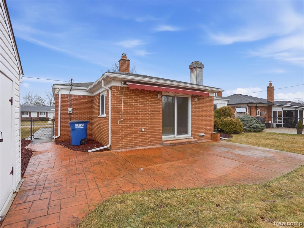 7697 Carrousel Boulevard, Westland, MI — Photo 43