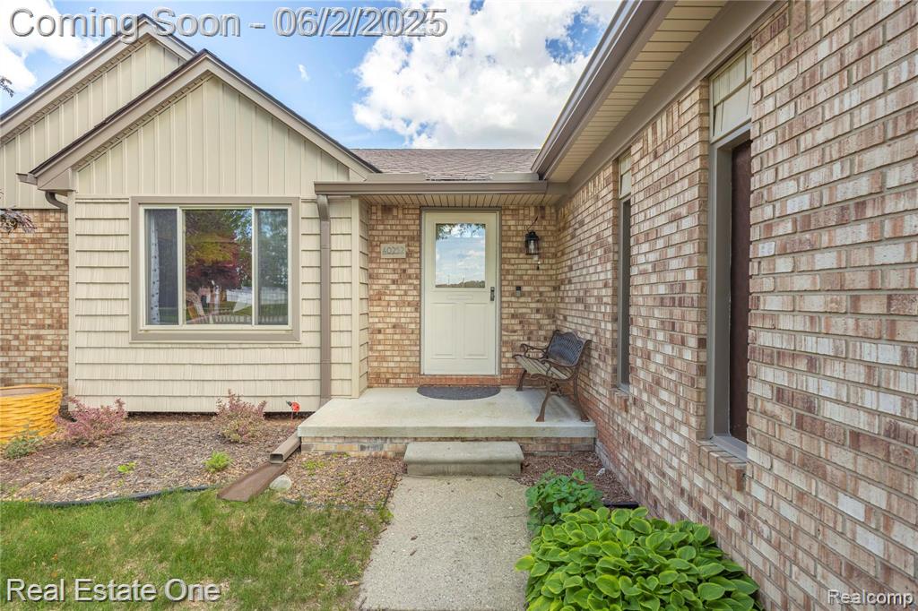 40252 Kraft Drive, Sterling Heights, MI 48310 — Photo 2