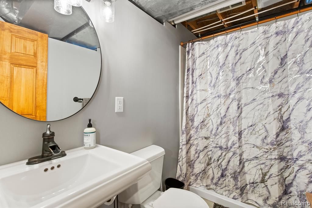 9057 JEDDO Road, Greenwood, MI 48006 — Photo 33