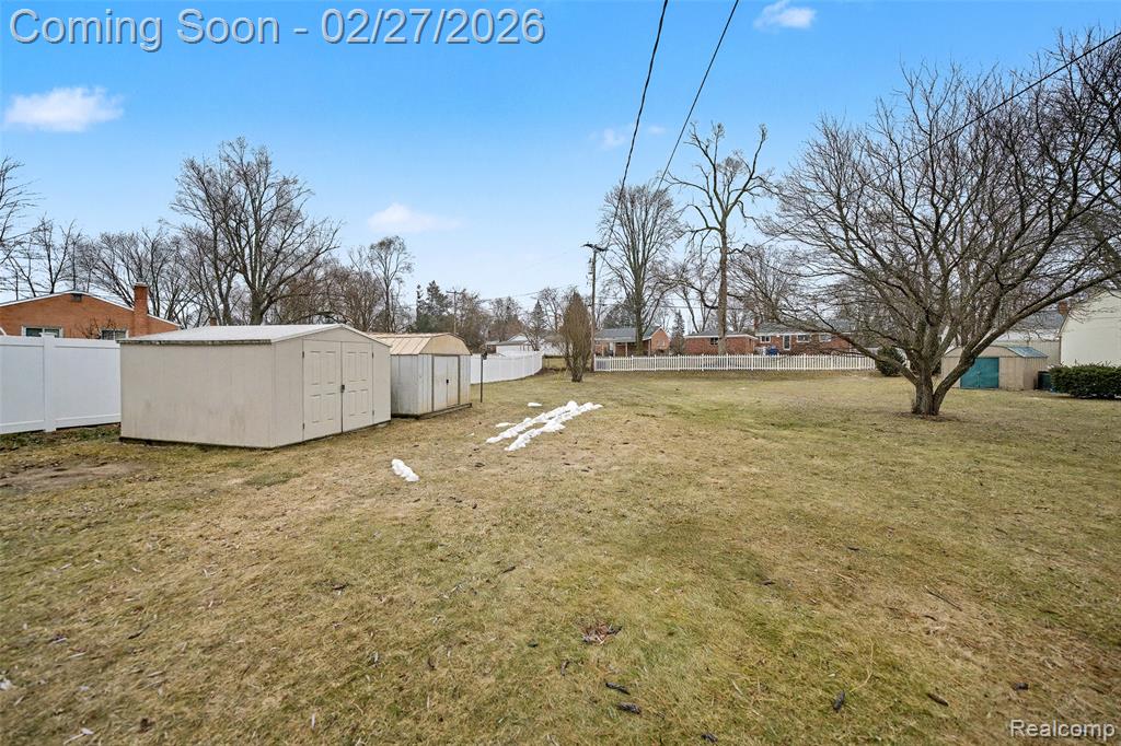 3842 Dill Drive, Waterford, MI 48329 — Photo 2