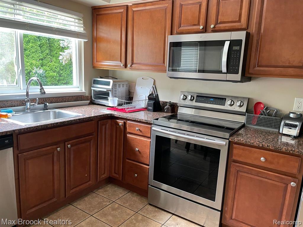 5630 BEAUCHAMP, West Bloomfield, MI — Photo 5