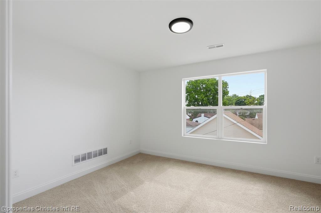 27828 Groveland Street, Madison Heights, MI 48071 — Photo 15