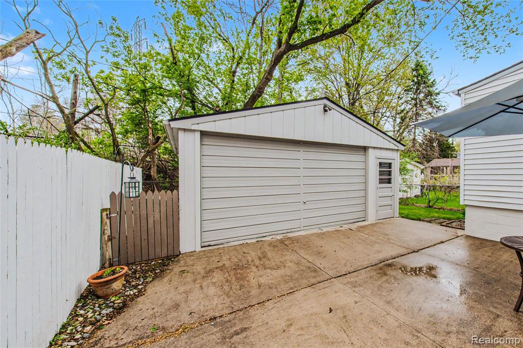 927 N Maple Avenue, Royal Oak, MI 48067 — Photo 5