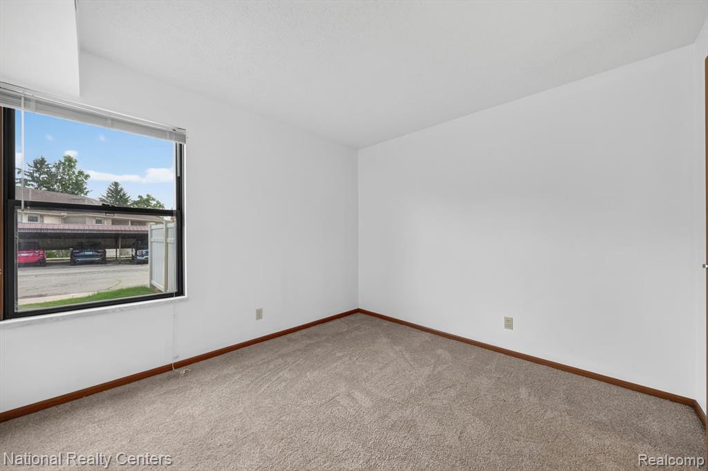61171 Greenwood Drive, South Lyon, MI 48178 — Photo 20
