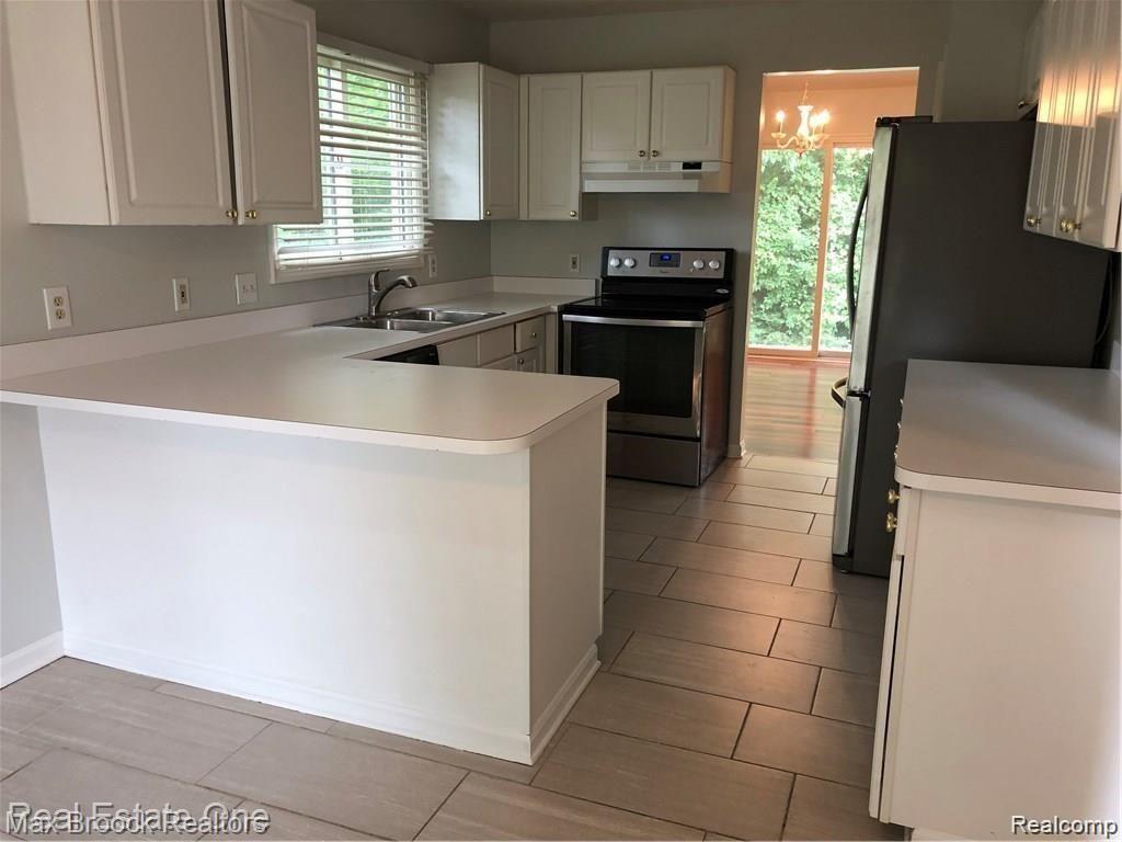 5273 SIMPSON LAKE Road, West Bloomfield, MI 48323 — Photo 8