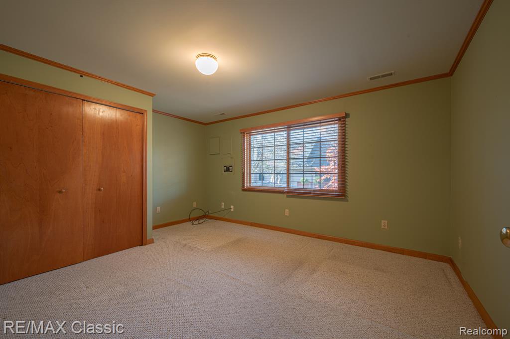 1049 ELMWOOD Drive, 13, Brighton, MI 48116 — Photo 30