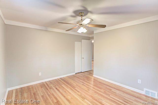 627 BUTTERNUT Avenue, Royal Oak, MI 48073 — Photo 16