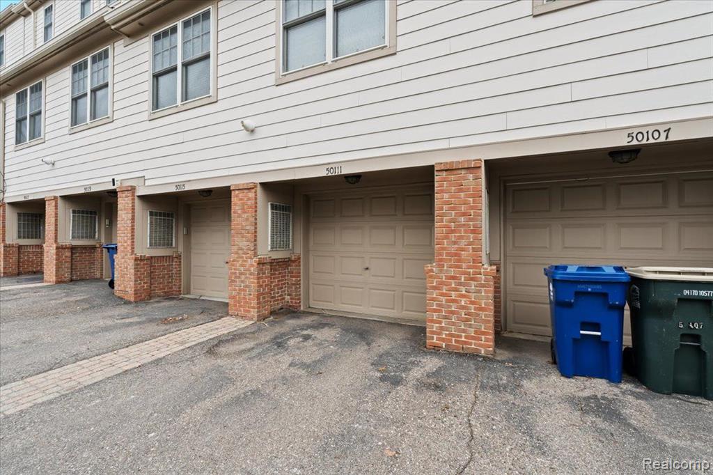 50111 HARDING Street, 121, Canton, MI 48188 — Photo 27