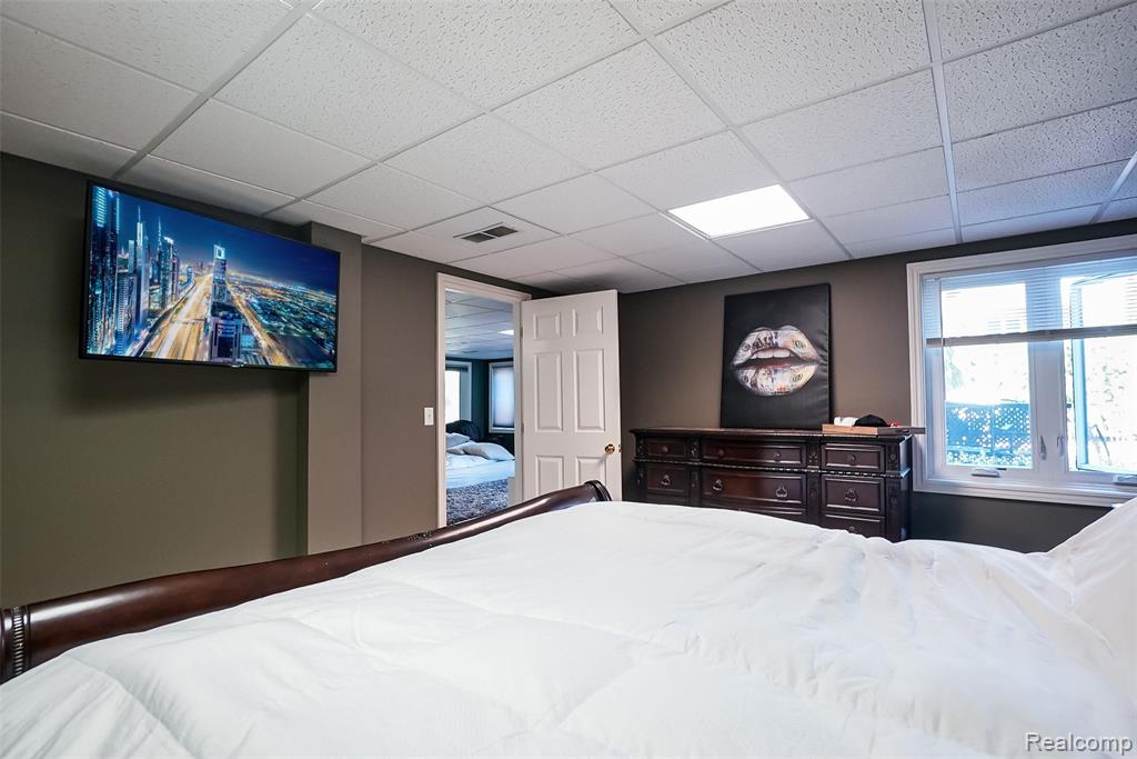 54182 Queensborough Drive, Shelby Twp, MI 48315 — Photo 13