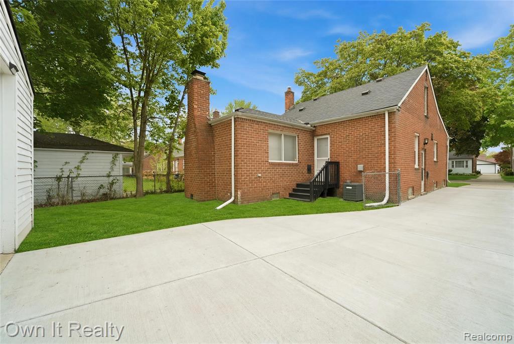 10021 Grayfield, Redford, MI 48239 — Photo 23