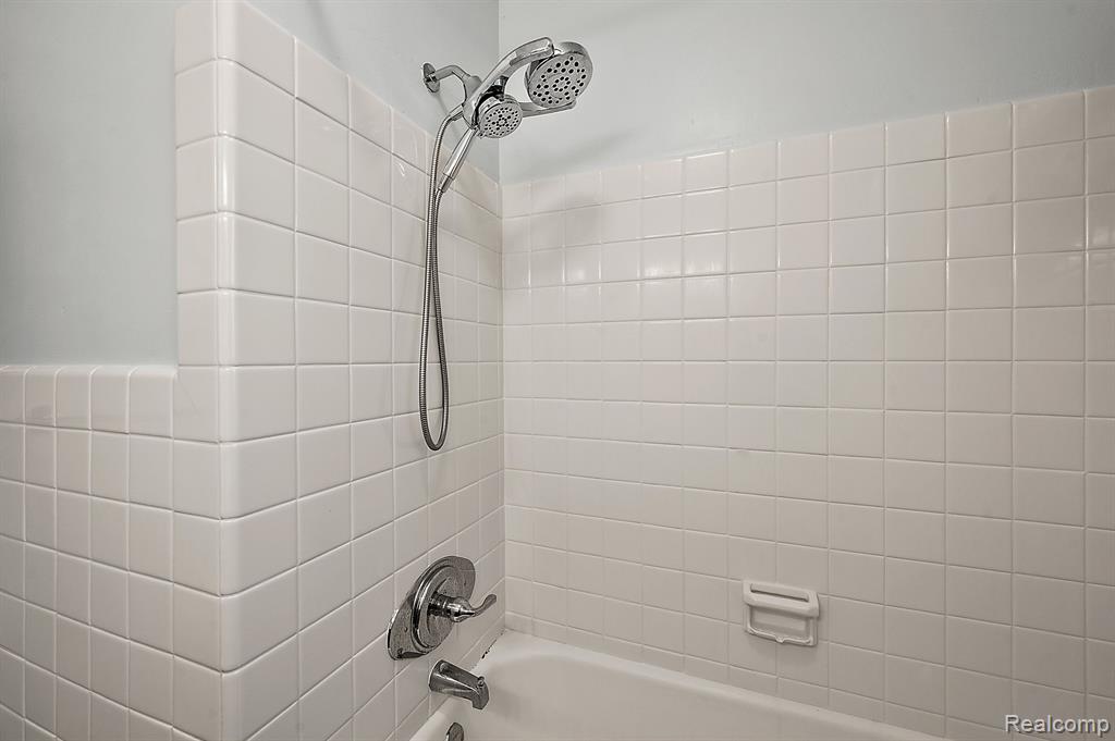 4402 Amherst Road, Royal Oak, MI 48073 — Photo 24