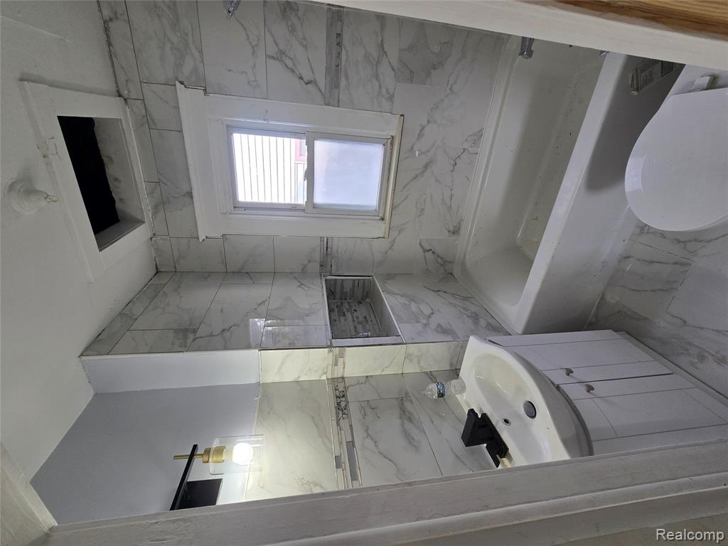 8276 Orchard Avenue, Warren, MI 48089 — Photo 14