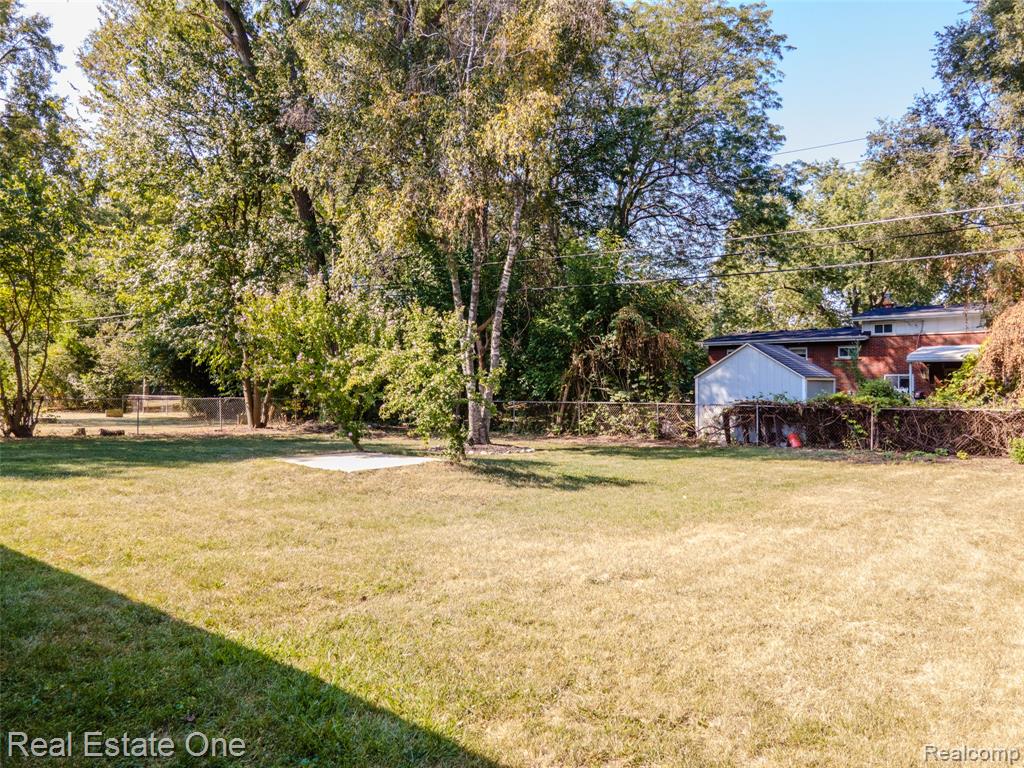 45467 Sterritt Street, Utica, MI 48317 — Photo 8