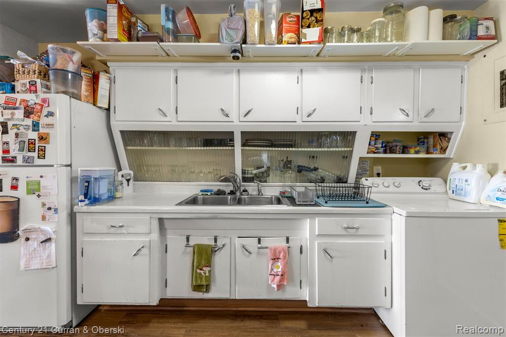 8075 William Street, Taylor, MI 48180 — Photo 13