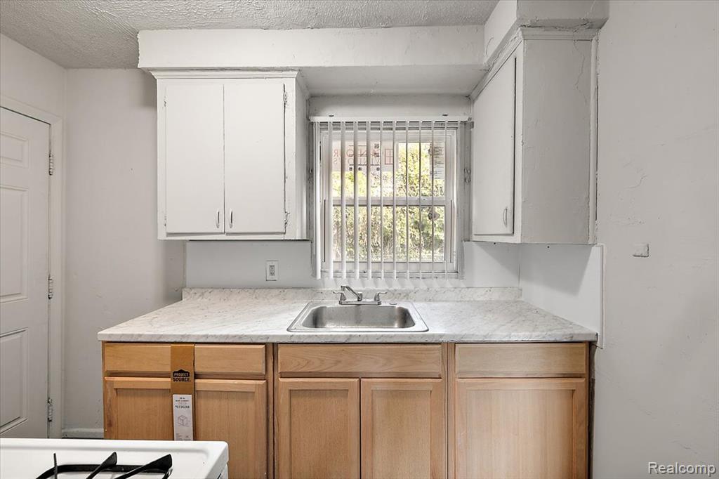 15860 Joy Road, Detroit, MI 48228 — Photo 90