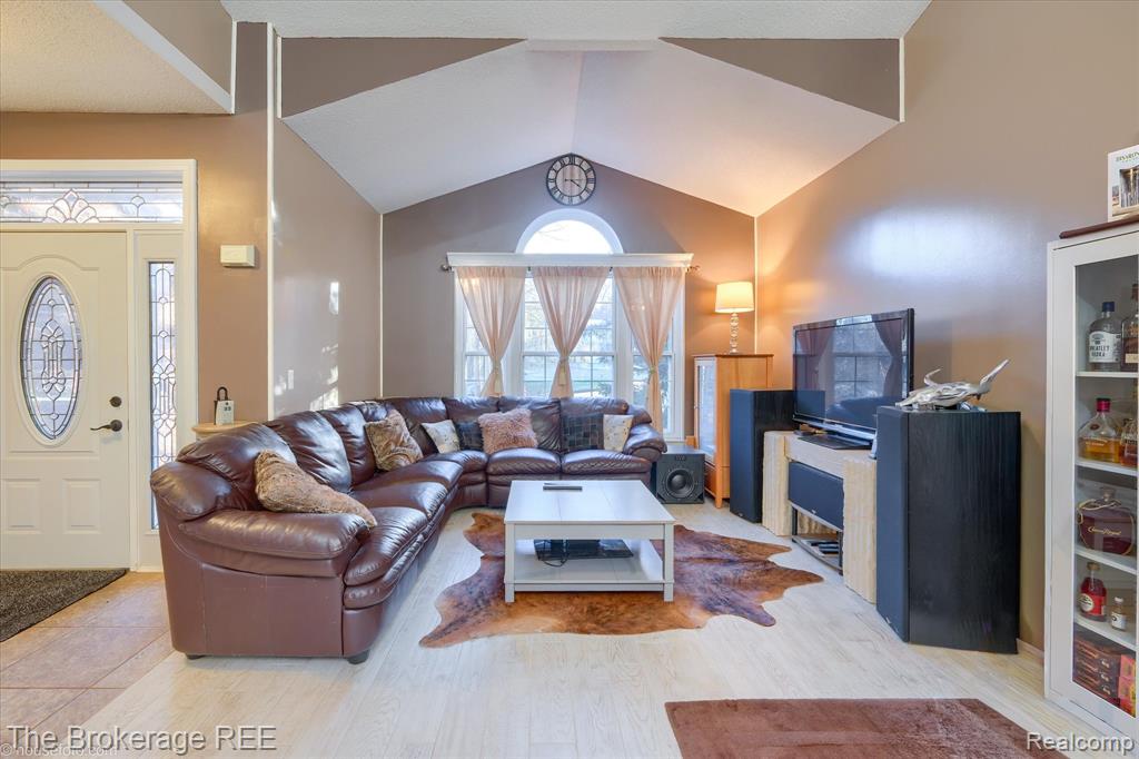 2653 Ravine Side Lane N, Howell, MI 48843 — Photo 13