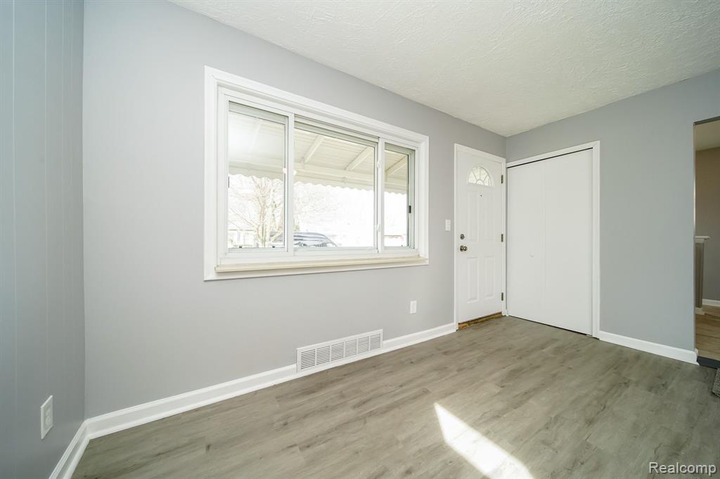 5943 FELLRATH Street, Taylor, MI 48180 — Photo 10