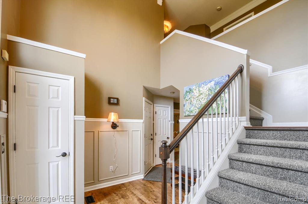 4449 Brighton Drive, Grand Blanc, MI 48439 — Photo 12