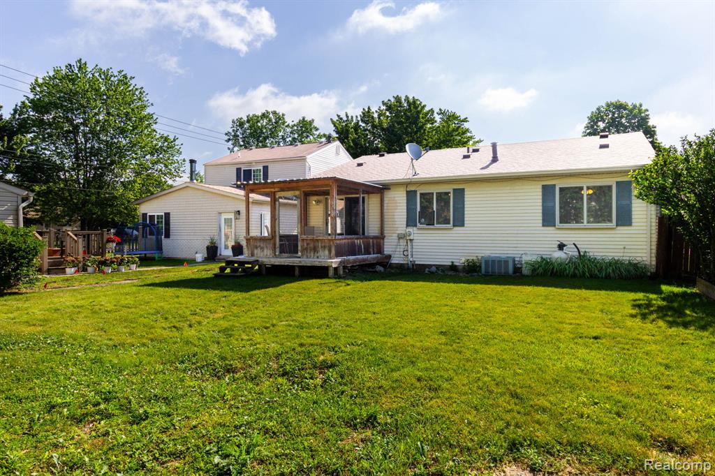 32016 Belcrest Road, Rockwood, MI — Photo 37