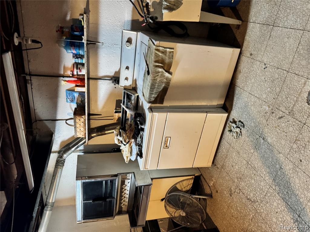 20102 Great Oak Circle S, 174, Clinton Twp, MI 48036 — Photo 13