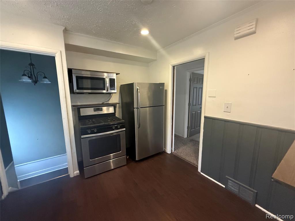 411 W Woodruff Avenue, Hazel Park, MI 48030 — Photo 5