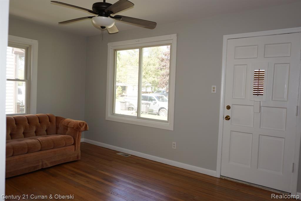 6670 MORTENVIEW Drive, Taylor, MI 48180 — Photo 6
