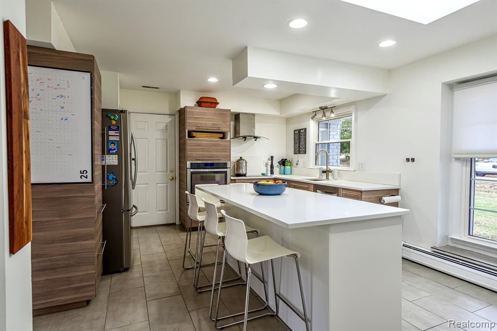 5698 RAVEN Road, Bloomfield Hills, MI 48301 — Photo 2