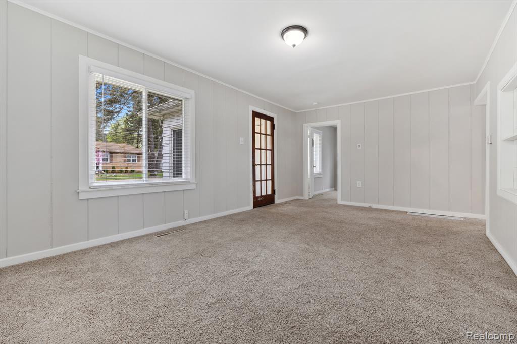 490 Chicago Drive, Howell, MI 48843 — Photo 6