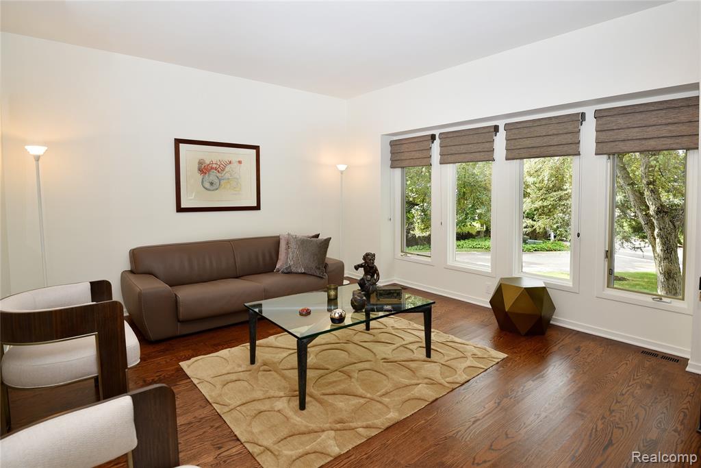 6536 Pleasant Lake Court, West Bloomfield, MI — Photo 4