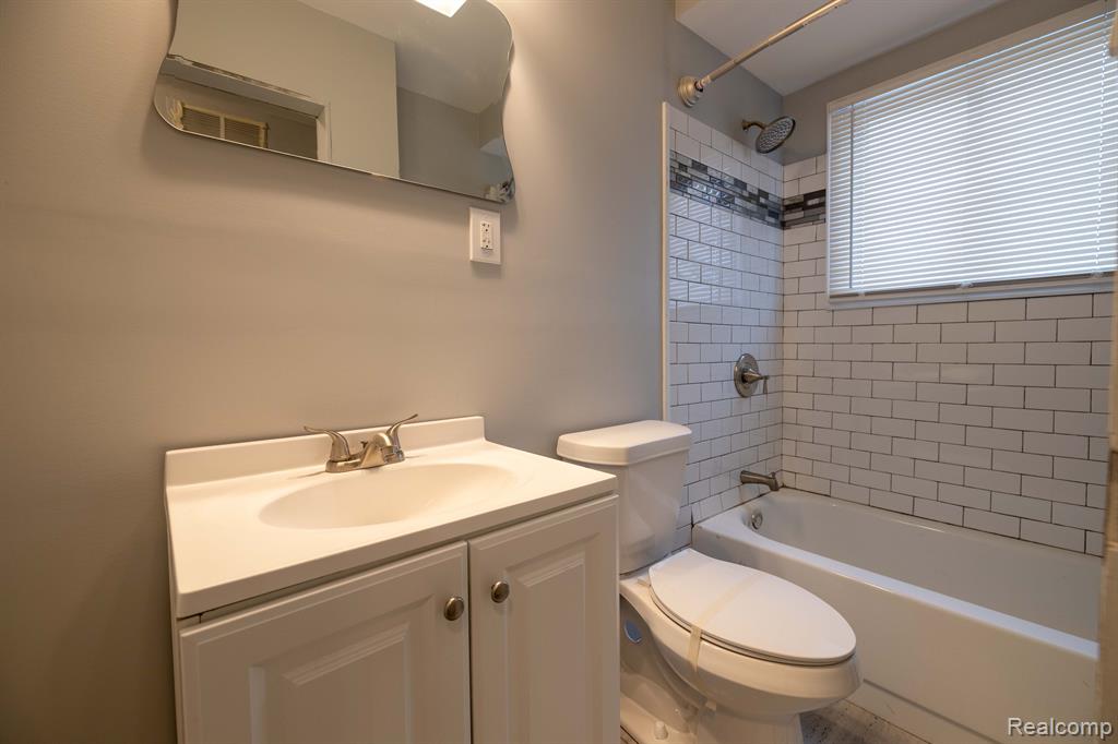 17419 WANDA Street, Highland Park, MI 48203 — Photo 4