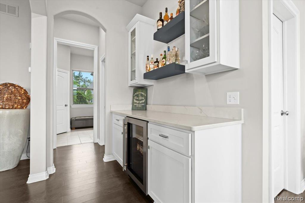 10611 STONEY POINT Drive, South Lyon, MI 48178 — Photo 13