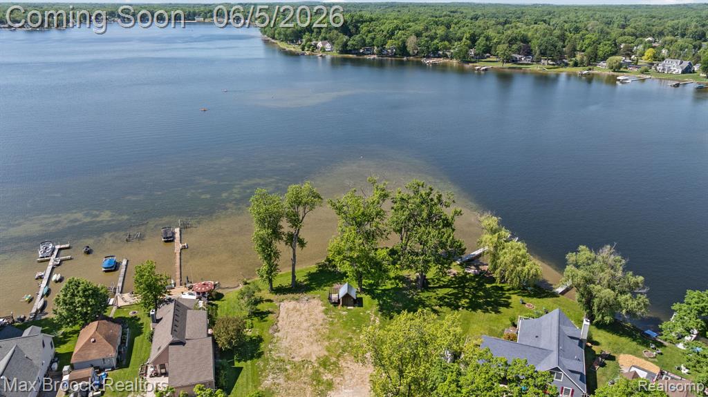 5338 Wildwood Drive, Howell, MI 48843 — Photo 2