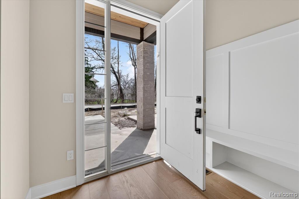 546 Maplehill Road, Rochester Hills, MI 48306 — Photo 6