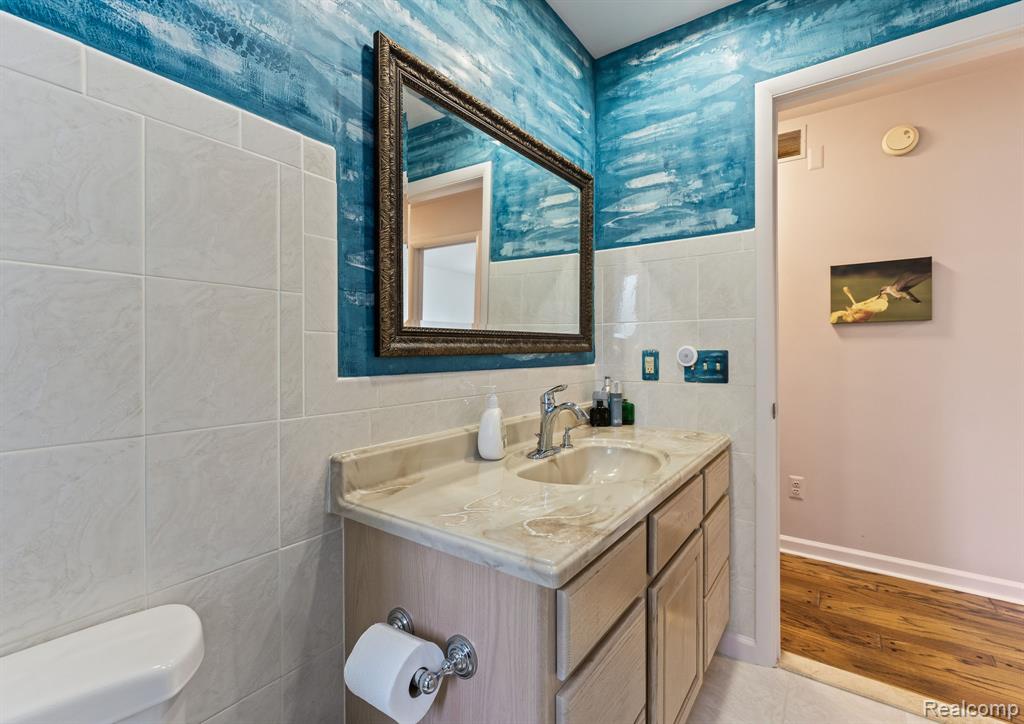 9220 Garden Terrace, Commerce Twp, MI 48382 — Photo 17