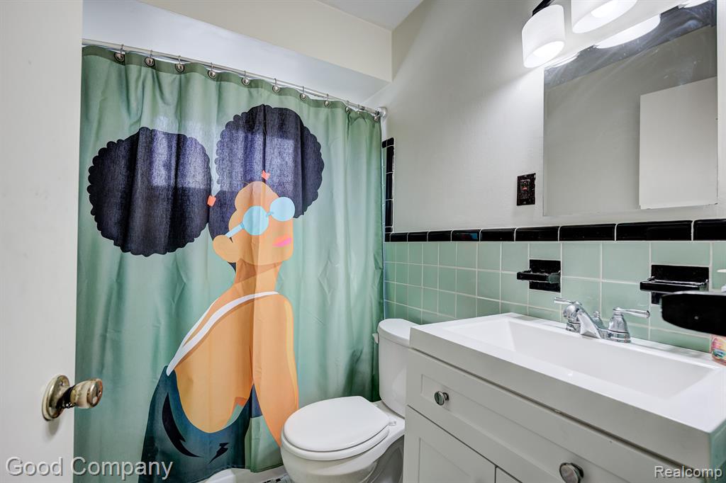 705 BUTTERNUT Avenue, Royal Oak, MI 48073 — Photo 20