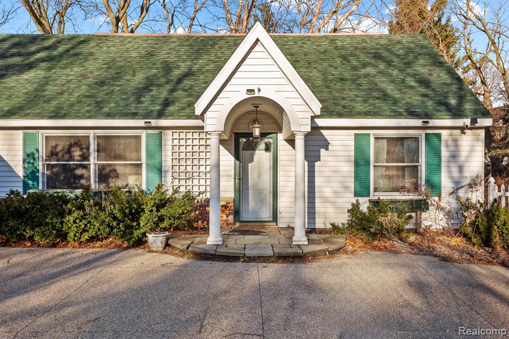 7085 OLD HAGGERTY Road, Canton, MI 48187 — Photo 2