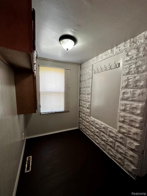 920 Huron Street, Flint, MI 48507 — Photo 10
