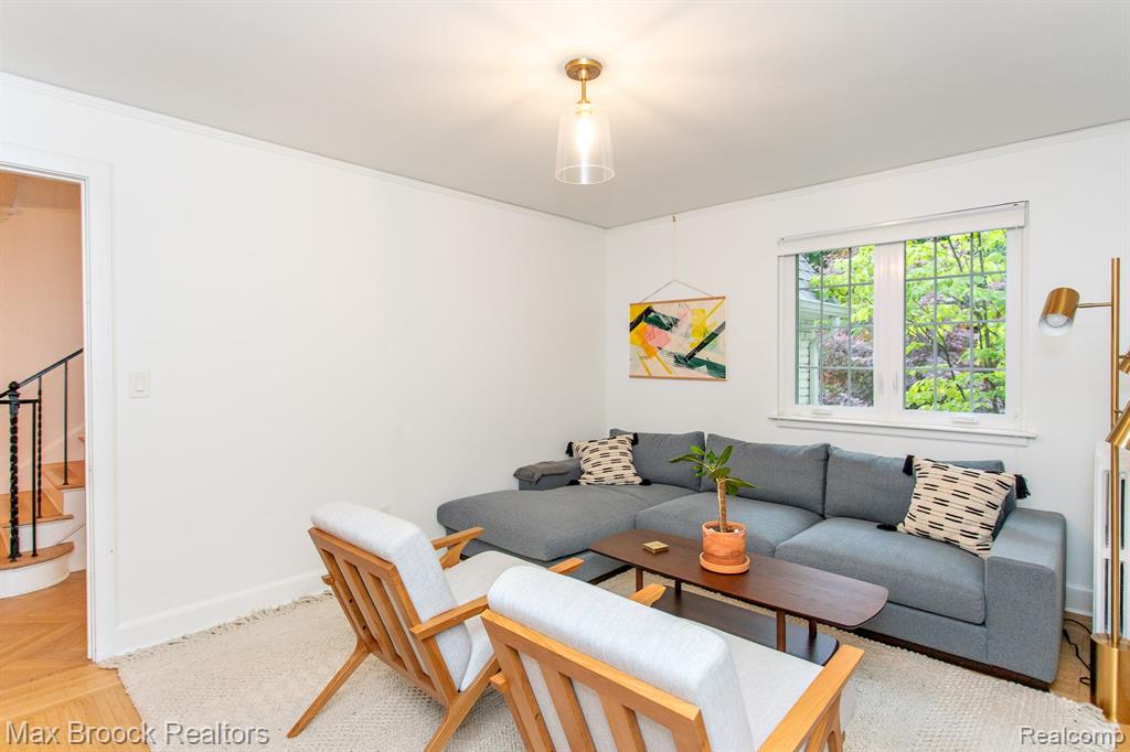 26008 Pembroke Road, Huntington Woods, MI — Photo 9