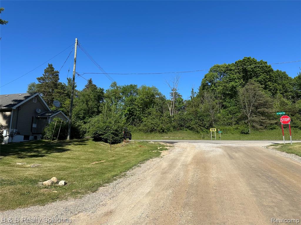 5009 Lapeer Road, Columbiaville, MI 48421 — Photo 27