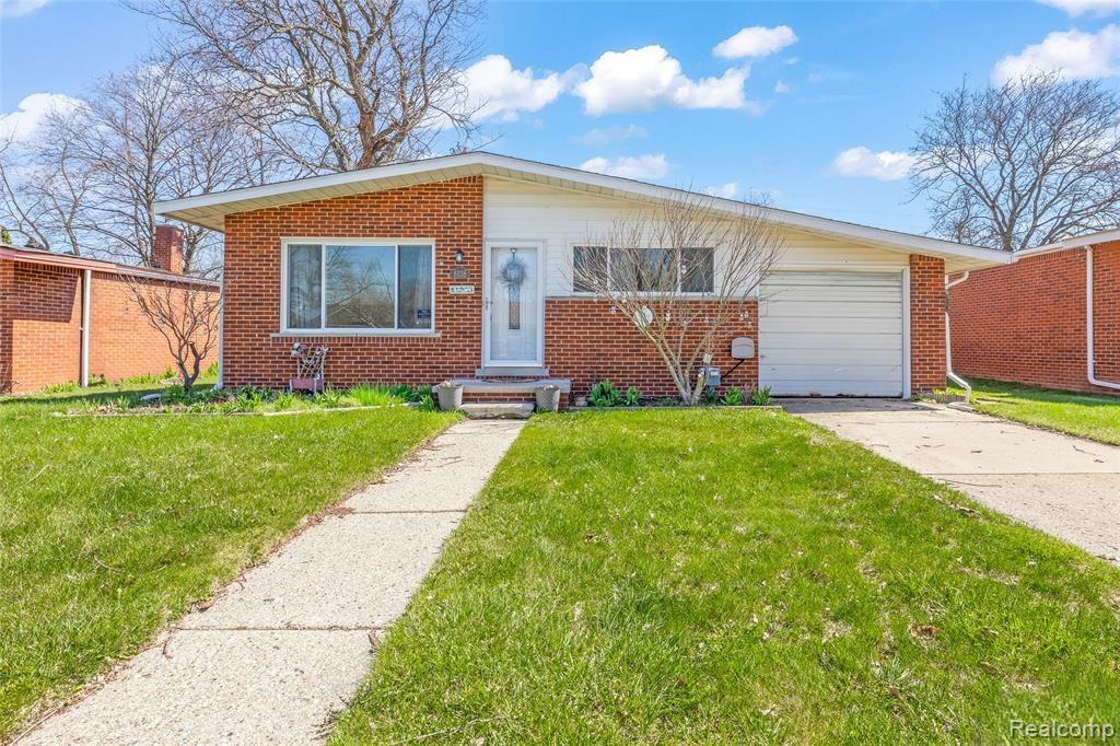 8138 Hillcrest Boulevard, Westland, MI