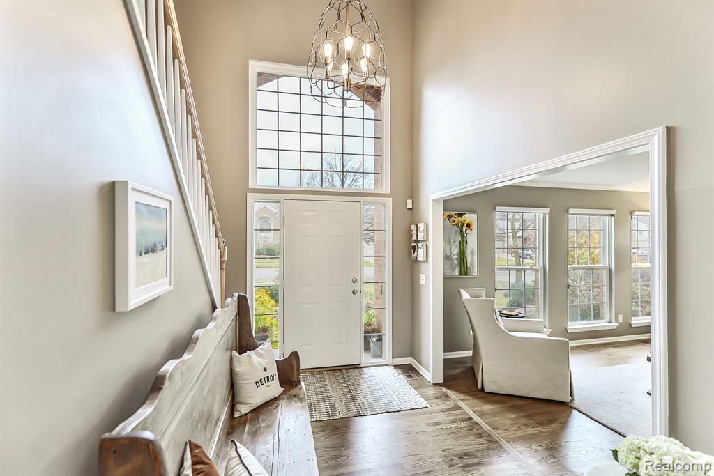 843 WESTHILLS Drive, South Lyon, MI 48178 — Photo 3