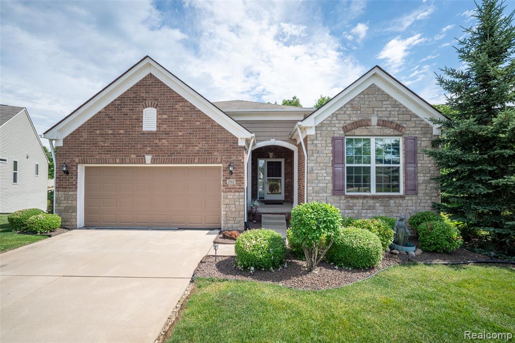 292 Bryce Court, Howell, MI 48843 — Photo 2
