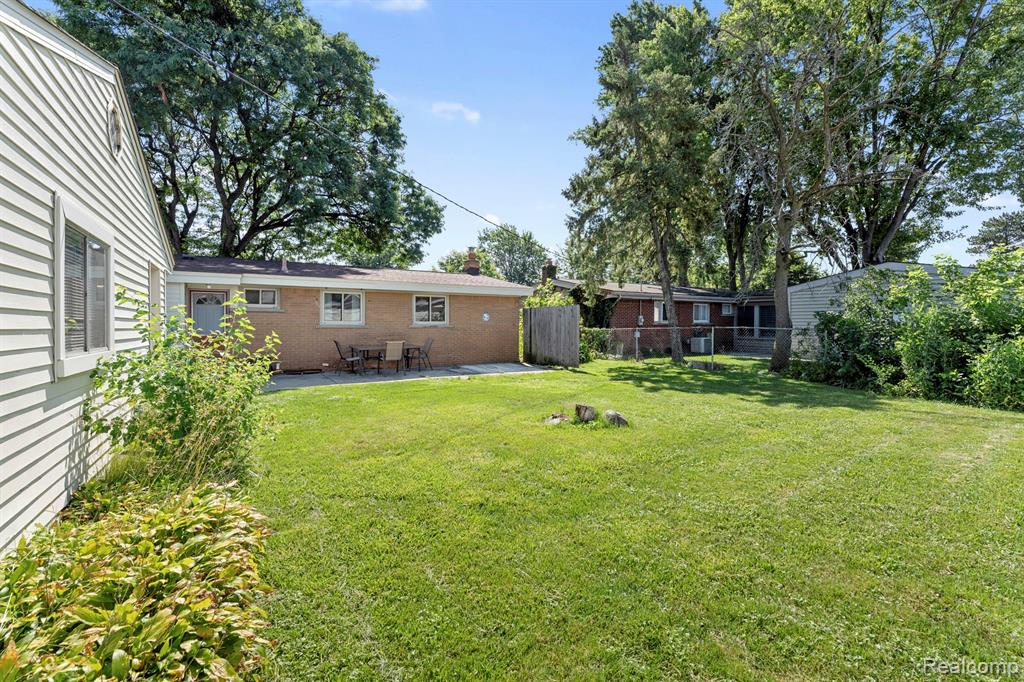 9971 Hartel Court, Livonia, MI 48150 — Photo 23